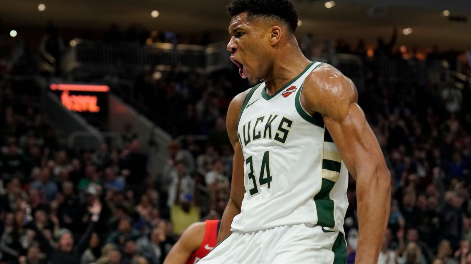 NBA Giannis Antetokounmpo élu défenseur de l'année Le ClubÉcole